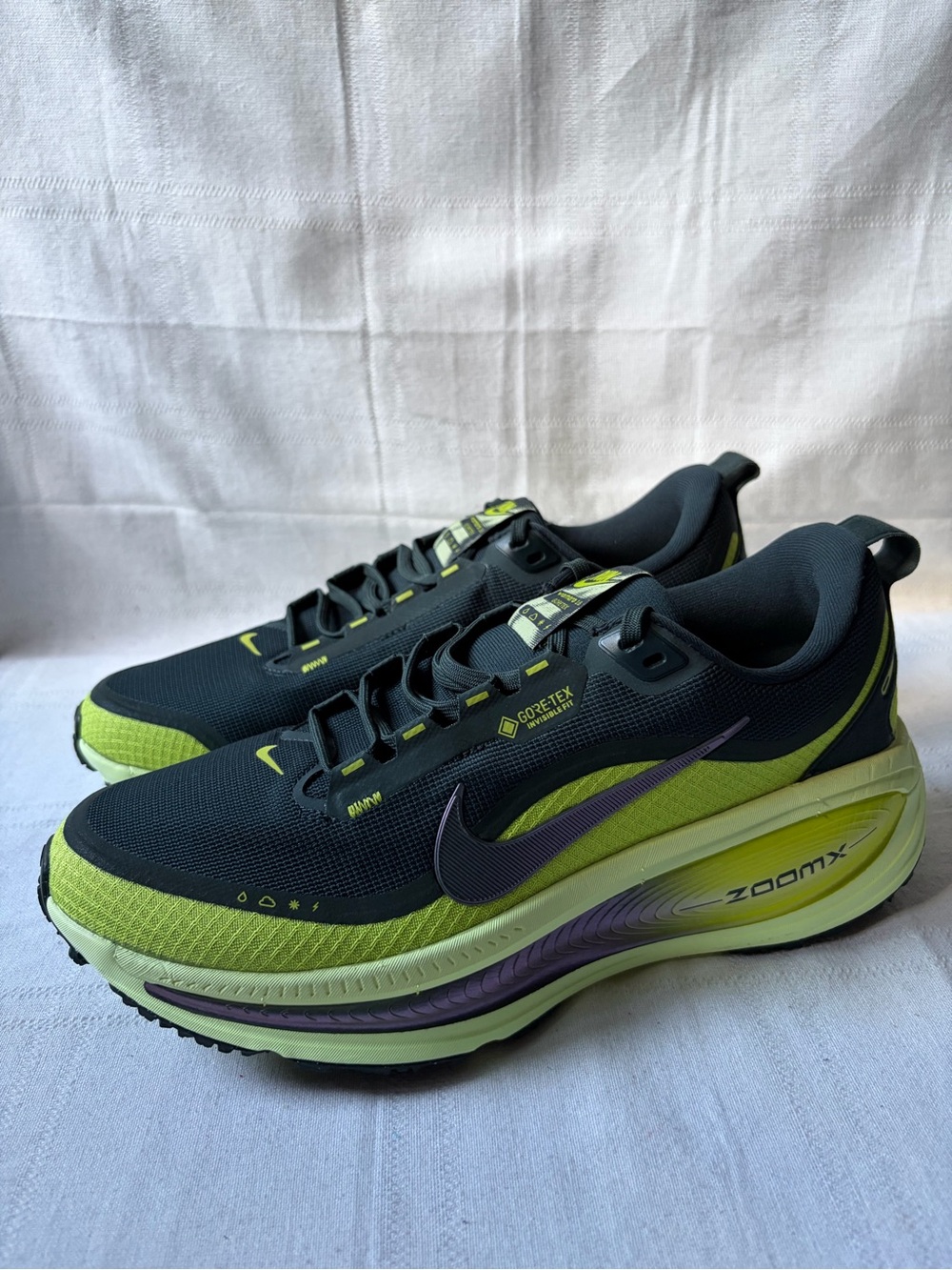 Nike Vomero 18 Gore-Tex Seaweed Green Shoes Women's Size 11 Mens 9.5 HQ7002-300